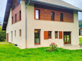 Maison spacieuse à Corrençon avec terrasse et jardin, 4 chambres - FR-1-761-1